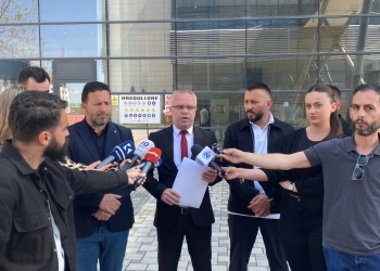 Grupi “Asnjë Cent Më Shumë” dorëzon padi kundër ZRRE-së për rritjen e tarifave të energjisë