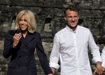 Macron dhe Brigitte rregullojnë raportet pas pamjeve që përshkuan botën