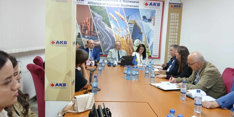 AKB-ja kundër detyrimit të kompanive që të furnizohen nga tregu i hapur i energjisë deri pesëfish më shtrenjtë sesa nga KEK-u