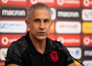 Sylvinho para dy ndeshjeve vendimtare: Do të futemi në fushë me zemër dhe shpirt