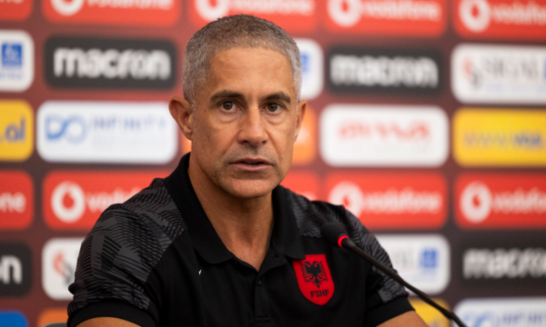 Sylvinho para dy ndeshjeve vendimtare: Do të futemi në fushë me zemër dhe shpirt