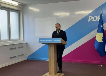Tahiri: Të pezullohet vendimi i ZRRE-së për daljen e bizneseve në tregun e lirë të energjisë elektrike