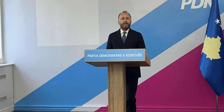 Tahiri- PDK: Të pezullohet vendimi i ZRRE-së për daljen e bizneseve në tregun e lirë të energjisë elektrike