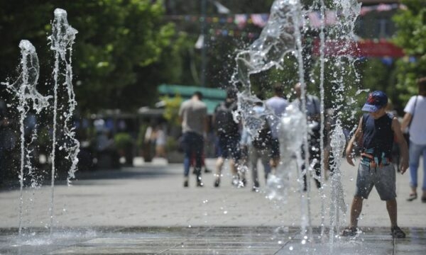 I nxehti afrikan vjen në Ballkan nga java tjetër, preket edhe Kosova