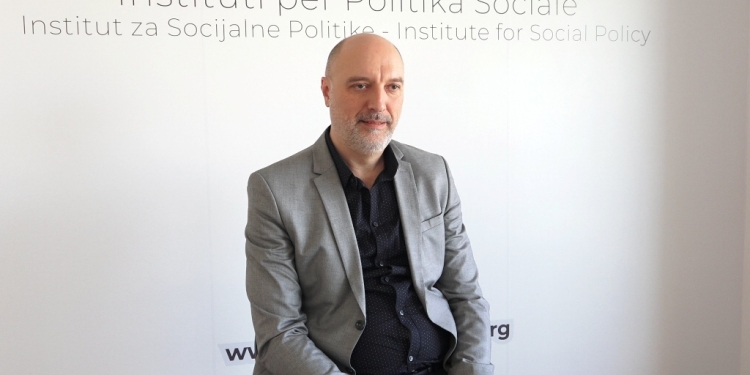 “Me heq qafe Konjufcën” – Ymeri flet për një strategji të Kurtit
