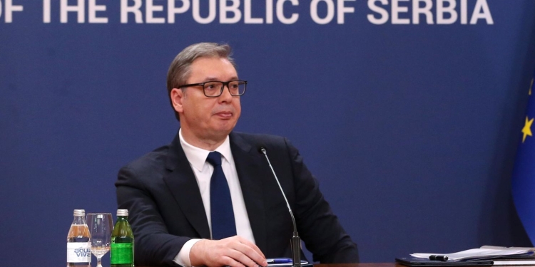 Vuçiq shpall zgjedhje të parakohshme