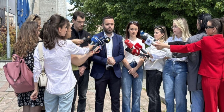 Kryetari i AGK-së: Rangimi në indeksin e lirisë së shtypit është shokues, klima e Qeverisë Kurti ka qenë vazhdimisht kundër mediave
