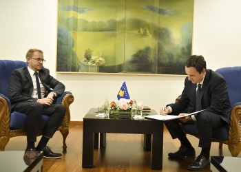 Pas deklaratave për ndërkombëtarët, shkarkohet zëvendësministri Arbër Vokrri