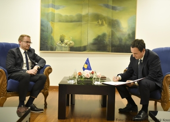 Zv/ministri Vokrri: Ndërkombëtarët i kanë nxitur vetë trazirat në veri, Orav njëri nga ta