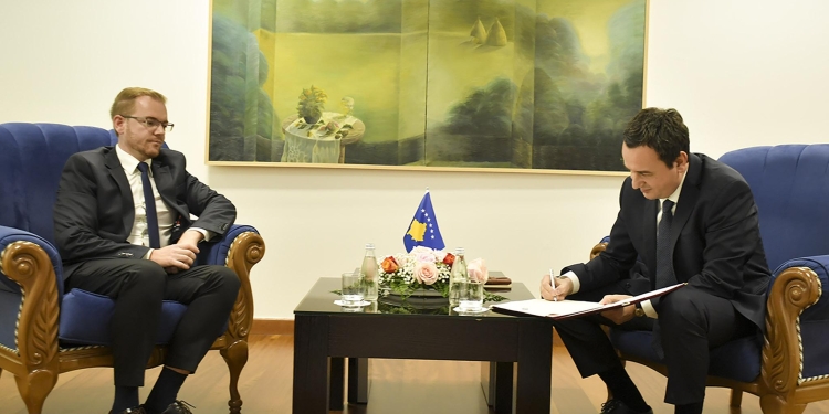 Zv/ministri Vokrri: Ndërkombëtarët i kanë nxitur vetë trazirat në veri, Orav njëri nga ta
