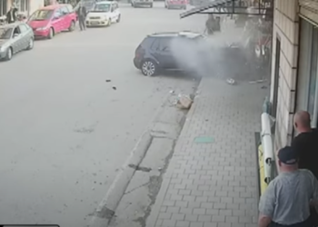 Publikohen pamje të rënda nga momenti kur shoferi përplas këmbësorin në Shqipëri