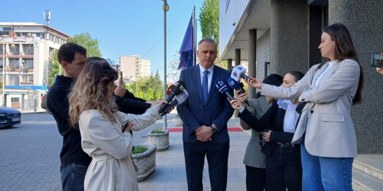 Bajqinovci-VV: LDK-ja s’po ka dëshirë të takohet dhe lëre më të  diskutojë për zhbllokimin e institucioneve