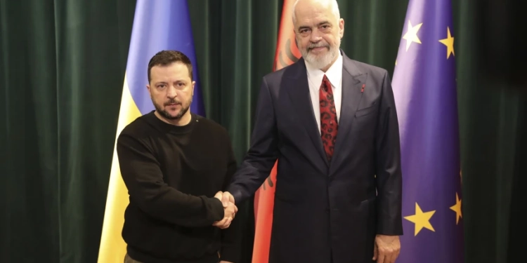 Zelensky i telefonon Ramës dhe e fton të marrë pjesë në Samitin Ukrainë-Evropë Juglindore