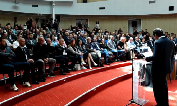 Kurti pas rënies në Indeksin e Lirisë së Shtypit: Fajtor janë mediat, jo qeveria