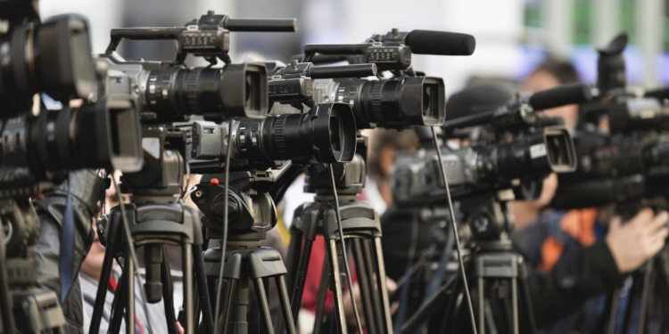 AGK: Rënie e re alarmuese e Kosovës në raportin e Reporterëve pa Kufij – renditet e 99-a