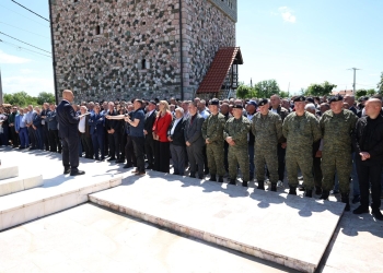 Haradinaj nderon heronjtë Arben dhe Luan Qerimaj: Ishte lufta e UÇK-së që krijoi aleancën me NATO-n dhe Amerikën