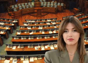 “As herën e 100-të s’kalon Albulena Haxhiu”, “Faji është i VV-së”, krejt çka tha opozita pasi dështoi seanca konstituive e Kuvendit