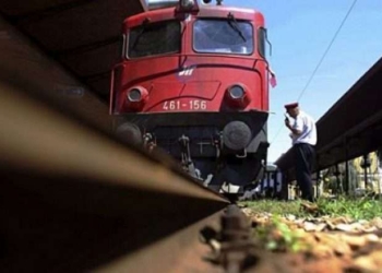 Trainkos reagon pas lëndimit të pasagjerës nga goditja e trenit me gur: Ndaloni vandalizmin