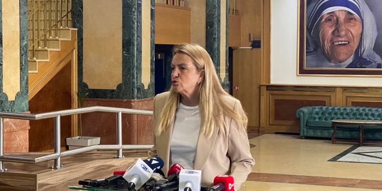 Kadrijaj-AAK: Kosova po mbetet peng e Haxhiut