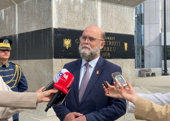 Ambasadori Malaj: Kosova ka të gjitha mundësitë për të gjetur zgjidhje politike