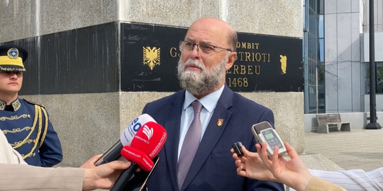 Ambasadori Malaj: Kosova ka të gjitha mundësitë për të gjetur zgjidhje politike