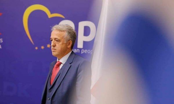 Hamiti: Kosova në bllokadë prej jashtë dhe së brendshmi