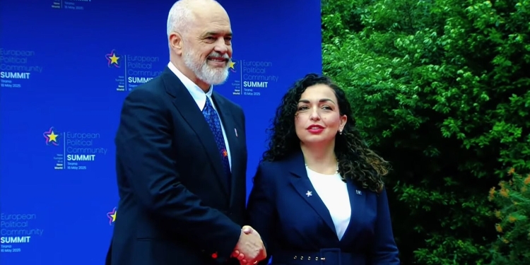 Osmani nuk do të takohet me Vuçiqin