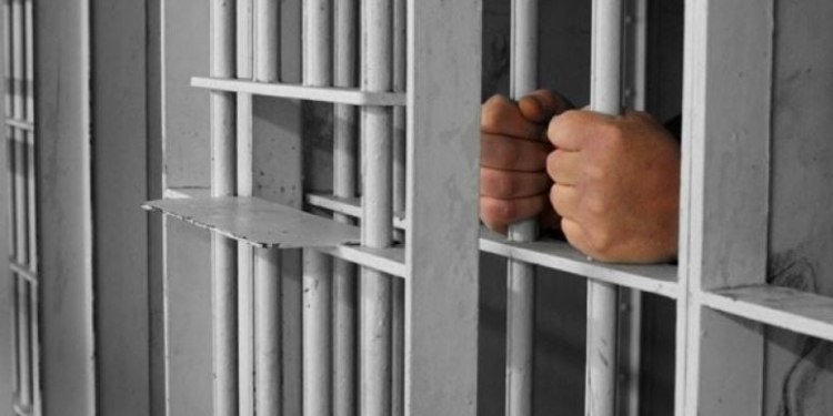 Dyshohen për rastin ‘‘Vrasje e mbetur në tentativë’’, dorëzohen në polici dy persona në Ferizaj