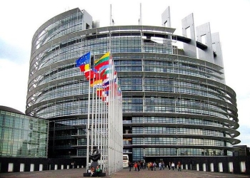 Parlamenti Evropian kërkon heqjen e menjëhershme të masave ndaj Kosovës