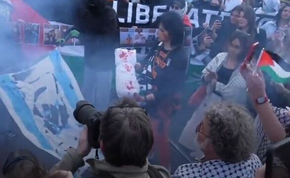Tre policë të lënduar në protestën për Eurovizionin në Bazel