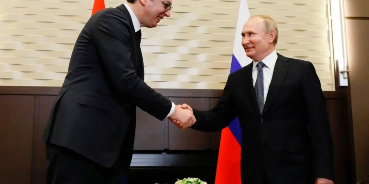 Njofton Kremlini: Më 9 maj bisedime bilaterale Putin -Vuçiq