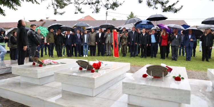 Haradinaj nderon heroizmin e batalionit “Shkëlzen Haradinaj”: Trimërinë e tyre e njoha në frontet e luftës