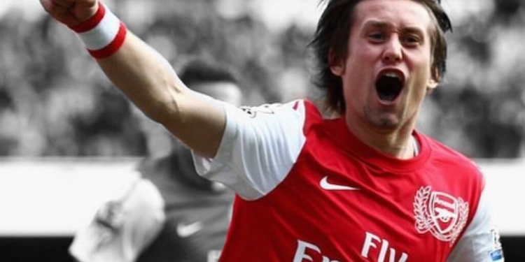 Pas problemeve me zemër, ish-ylli i Arsenalit u shtrua me urgjencë në spital
