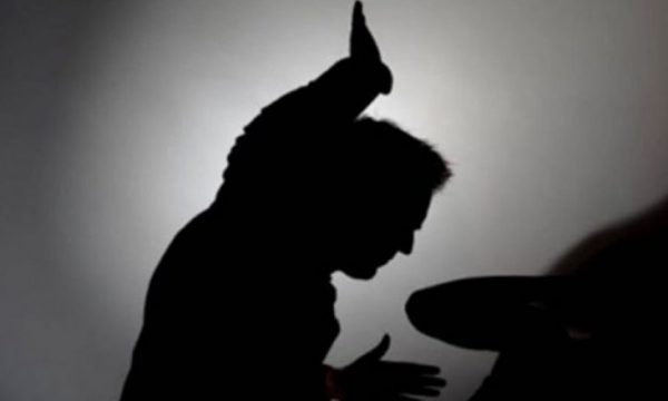 Djali në ndikim të narkotikëve rrah babain në Mitrovicë