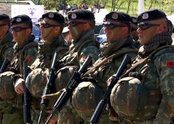 Qeveria e Shqipërisë merr vendim – Rikthen në shërbimin aktiv ushtarakët në rezervë