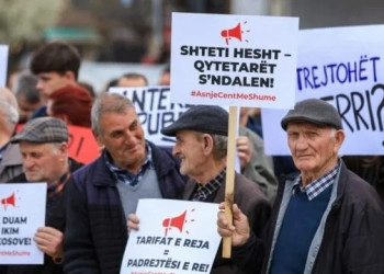 Grupi “Asnjë Cent Më Shumë” nesër dorëzon padi kundër ZRRE për rritjen e tarifave të energjisë