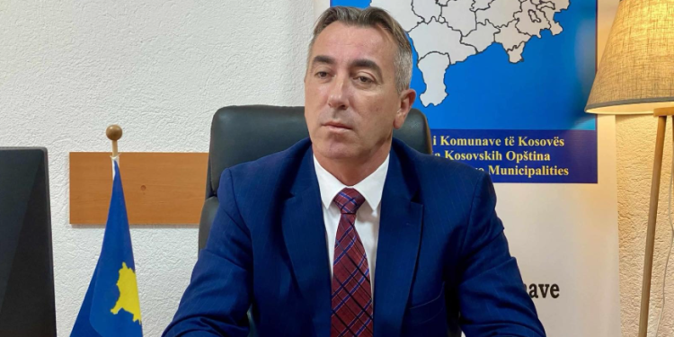 Komunat e Kosovës në rrezik humbjeje të miliona eurove për shkak të bllokadës institucionale