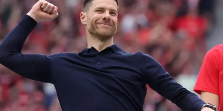 Rastësia e çuditshme me trajnerët: Çabi Alonso dhe Karlo Ançeloti do të prezantohen të dy të hënën