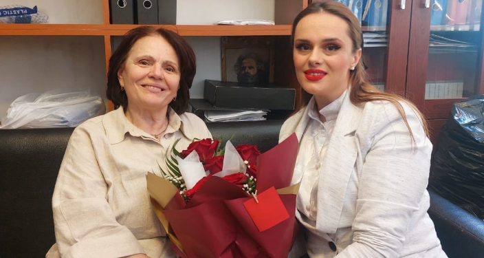 Pensionohet bashkëshortja e Jakup Krasniqit, edhe një ditëlindje pa prezencën e tij në familje