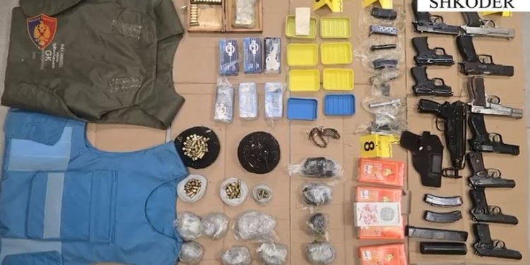 Zbulohet arsenal armësh dhe municionesh në Shkodër, i përkasin grupeve kriminale