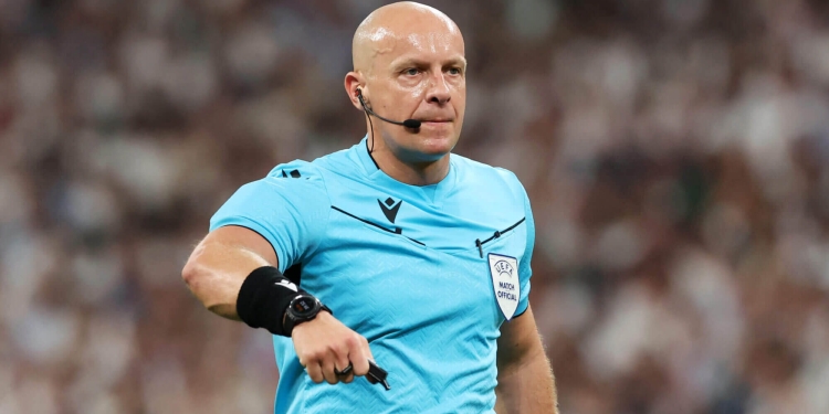 Zyrtare: Szymon Marciniak gjyqtar në ndeshjen vendimtare Inter – Barcelona në Ligën e Kampionëve