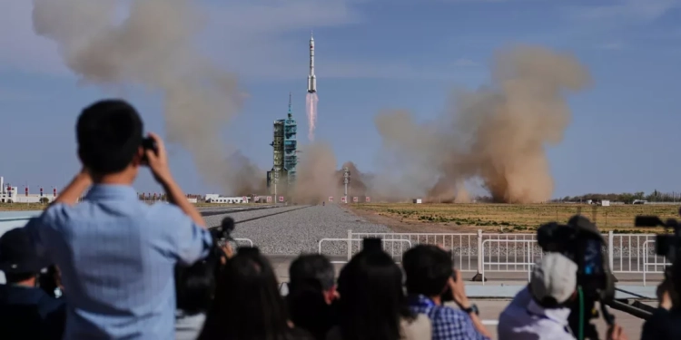 Kina lëshon anijen kozmike drejt asteroidit 2016HO3 dhe kometës 311P pranë Marsit