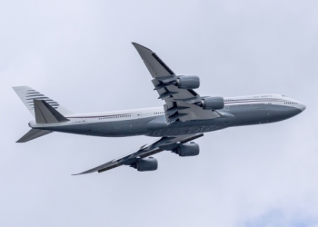 Air Force One i ri mbërrin nga Katari, familja mbretërore i jep Trump një 747-8