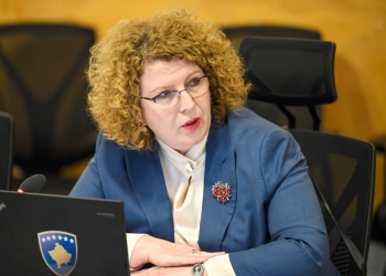 Rozeta Hajdari rreth dyshimeve për favorizimin e EXFIS-it në Pejë: S’jam në dijeni, s’jam aspak e informuar