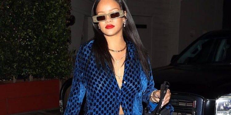 Nga miliardere në krizë? Rihanna humb 29% të pasurisë