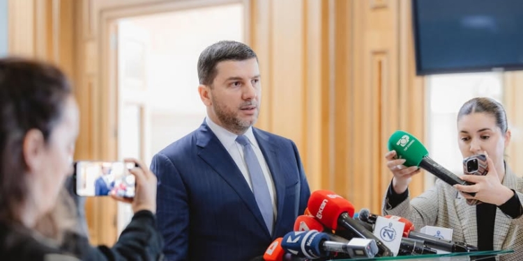 Krasniqi: Aktgjykimi i Kushtetueses të zbatohet menjëherë – t’i japim epilog konstituimit