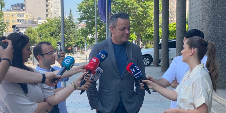 Gashi: Zgjidhja është një qeveri e pakicës ose zgjedhjet – nuk ka opsion tjetër