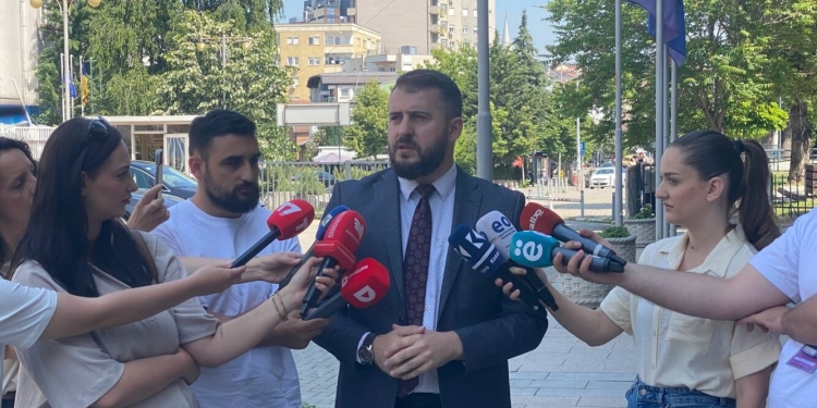 Lushtaku: Nuk e di cili kurban duhet me u pre për një seancë ku tregohet unitet