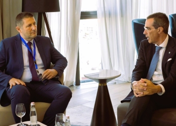 Drejtori i Përgjithshëm i Doganës së Kosovës takon Drejtorin e Përgjithshëm të Doganës folën për luftimin e kontrabandës