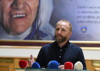 Tahiri: VV po e përdor Albulena Haxhiun si barrikadë politike